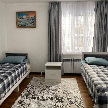 Karakol-Guest Bed and Breakfast Εξωτερικό φωτογραφία