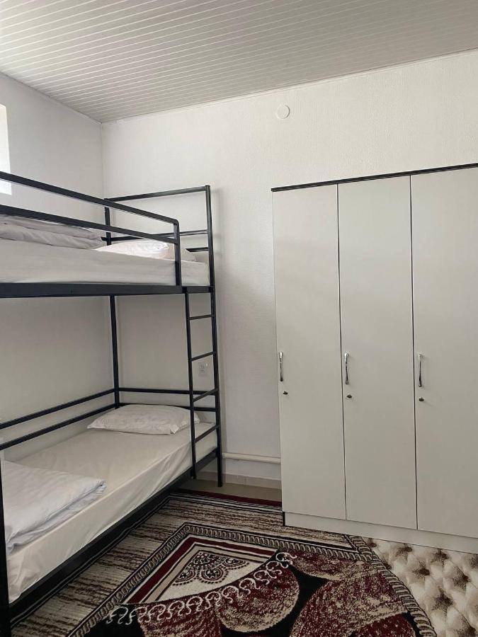 Karakol-Guest Bed and Breakfast Εξωτερικό φωτογραφία