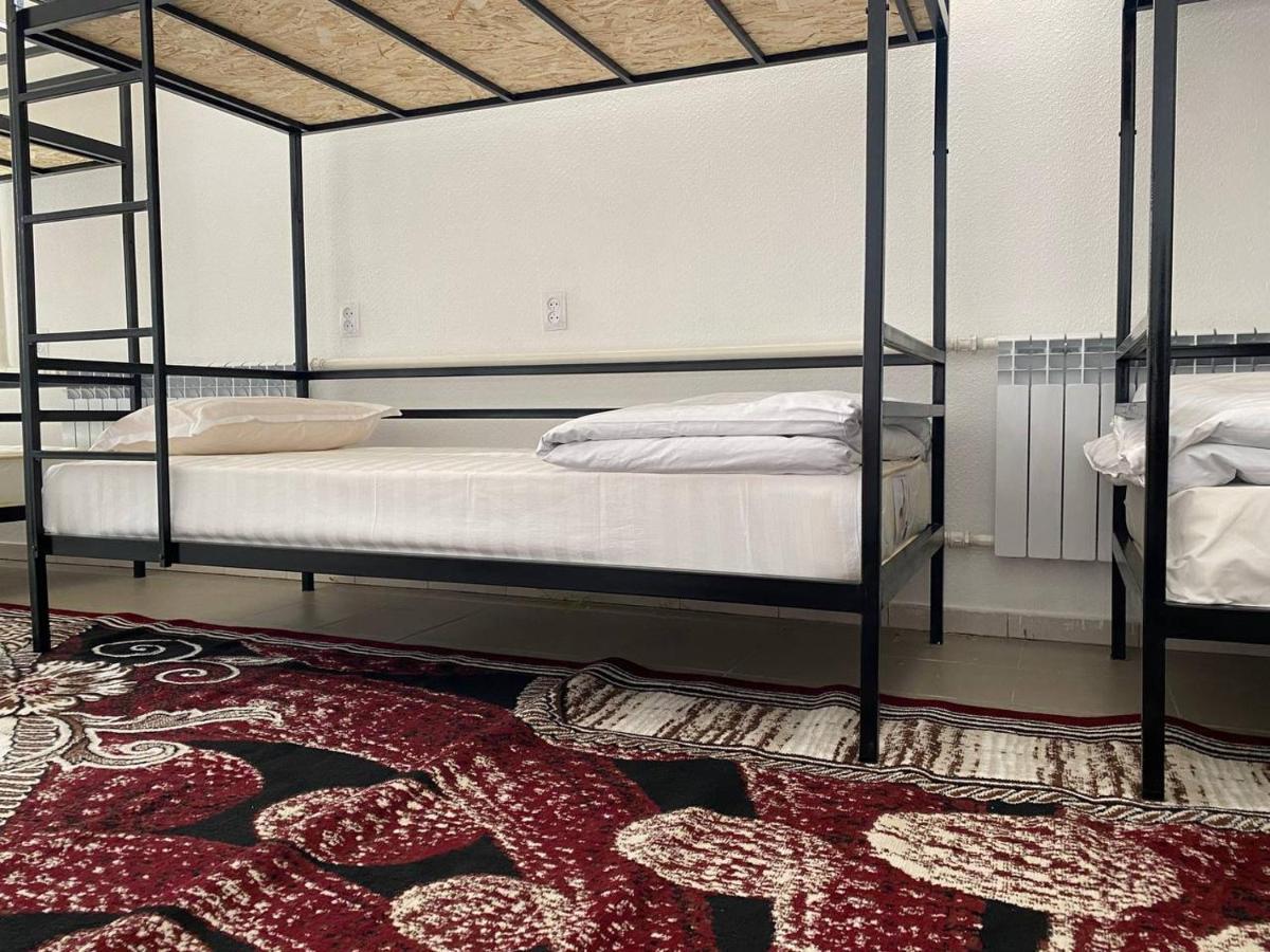 Karakol-Guest Bed and Breakfast Εξωτερικό φωτογραφία