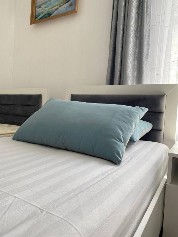 Karakol-Guest Bed and Breakfast Εξωτερικό φωτογραφία