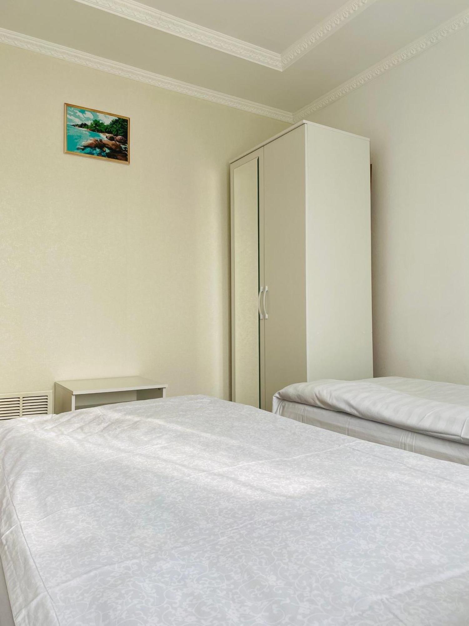 Karakol-Guest Bed and Breakfast Εξωτερικό φωτογραφία