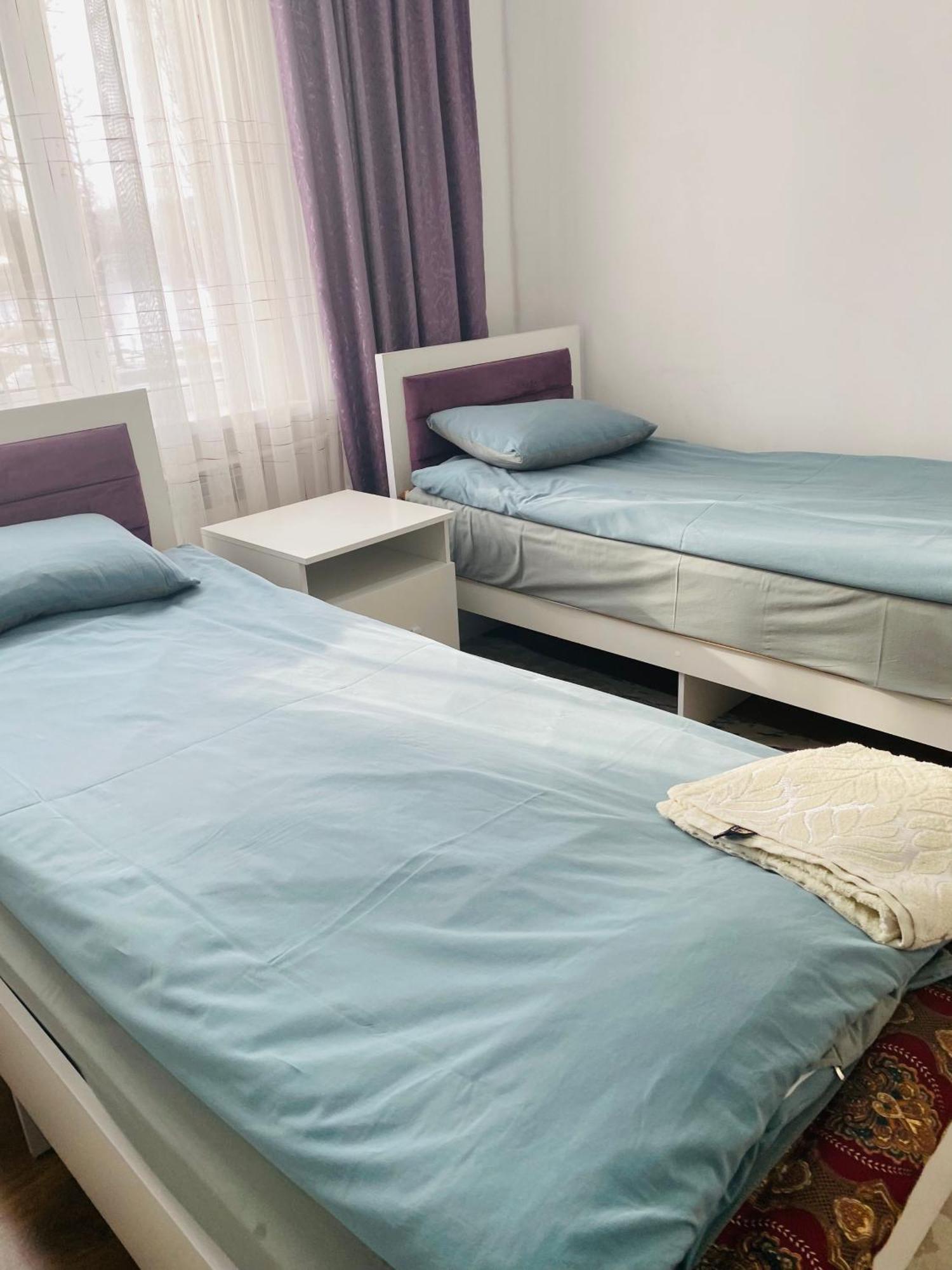 Karakol-Guest Bed and Breakfast Εξωτερικό φωτογραφία